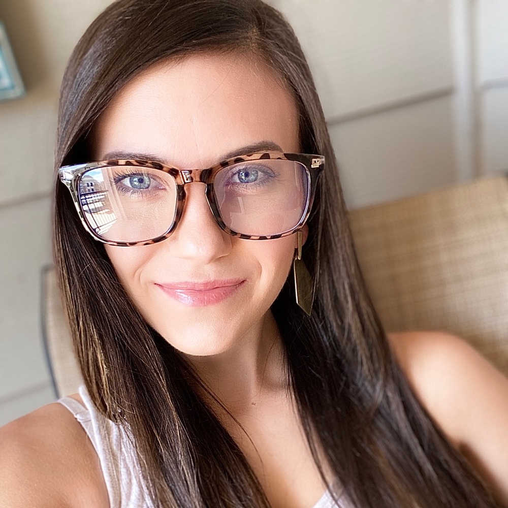 Meet your Posher, Lauren